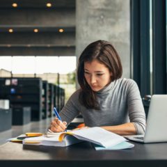 French Business School Accepts Fees in Bitcoin for Blockchain Technology Courses