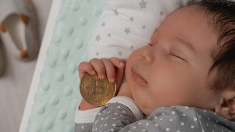 $8M Worth of 'Sleeping' Bitcoin Rewards from 2010 Moved the Day Before 'Black Thursday'