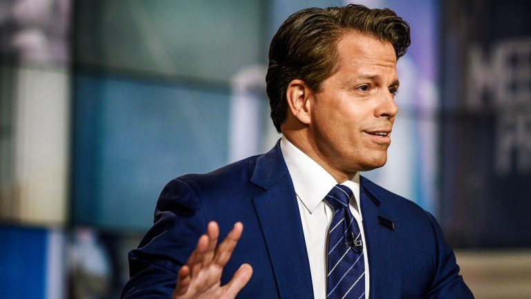 Scaramucci’s Billion-Dollar Mega Hedge Fund Skybridge 'May Hold Positions' in Bitcoin