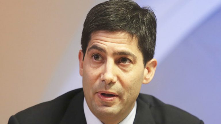 Bitcoin Going Through the Roof Unlike Assets Controlled by Government, Says Former Fed Governor