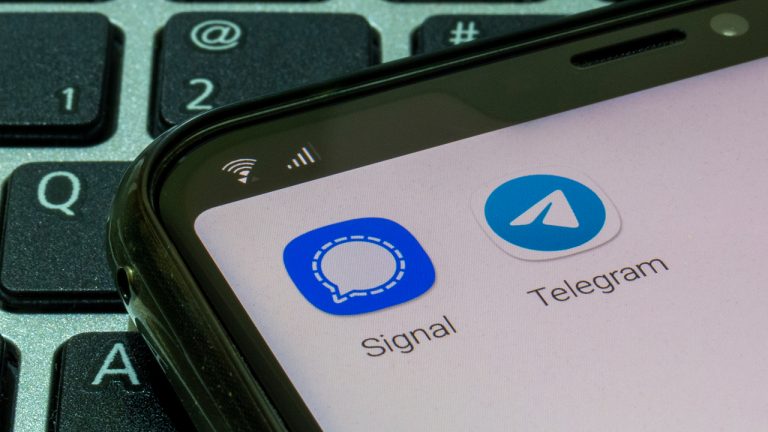 Privacy-Centric Messaging App Signal Experiments With Stellar-Based Mobilecoin Project