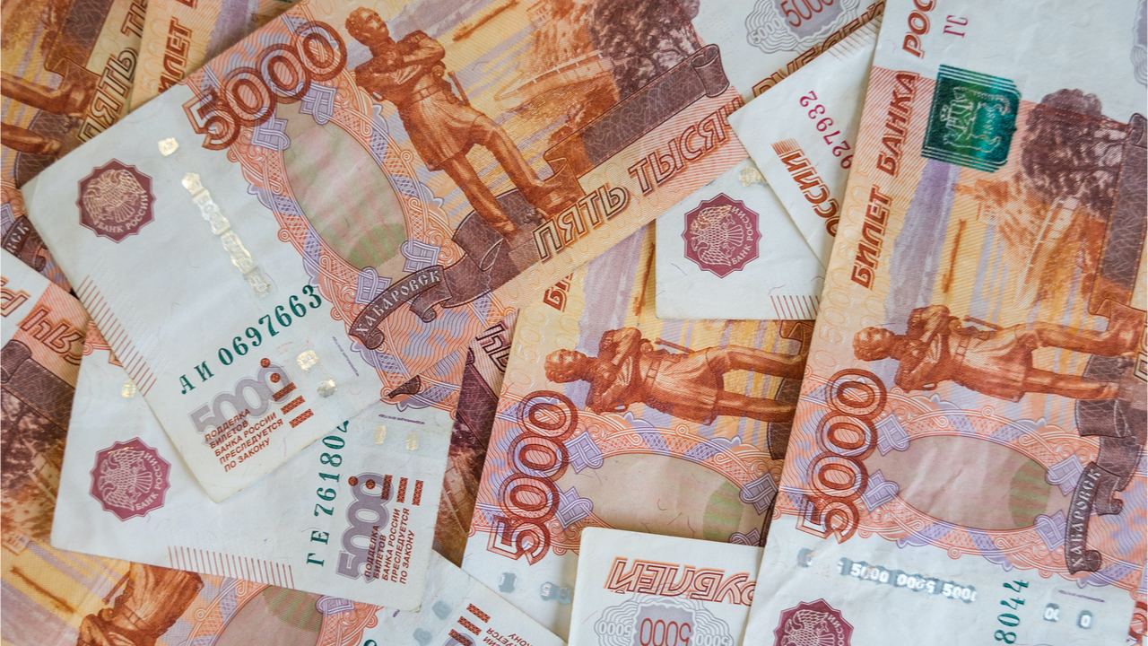 American Economists Are Baffled by an 'Unusual Situation' as Russia's Ruble Is the World's Best Performing Fiat Currency