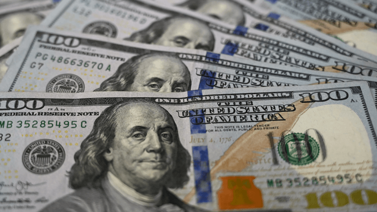 Dollar-Based Stablecoins Pose Greater Threat to Euro, Italian Economy Minister Says