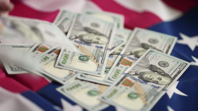 Putin's Advisor: US Stablecoin Push Is Part of a Debt-Ending $37 Trillion Scheme