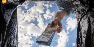 Russia Hits 95% De-Dollarization in Settlements With China and India