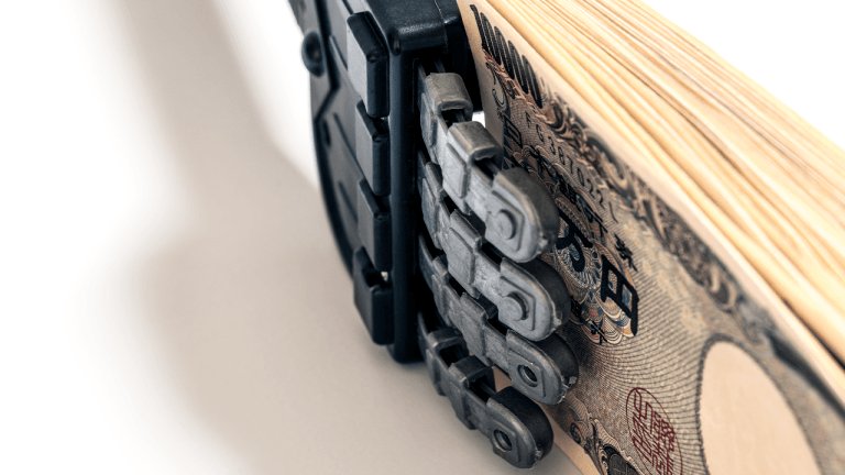 Robot and yuan currency